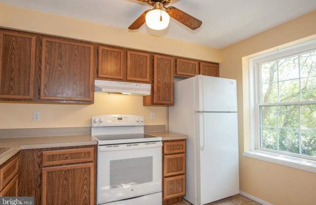 7118 DIJOHN COURT DR Gallery 2
