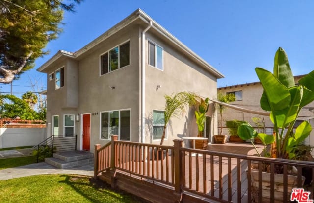 1204 CARLTON Way - 1204 Carlton Way, Los Angeles, CA 90291