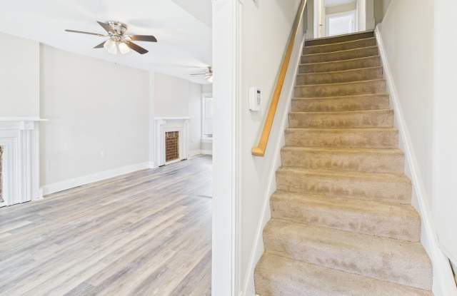 Beautiful Three Bedroom House in The Fan Available March NOW! - 1810 Parkwood Avenue, Richmond, VA 23220