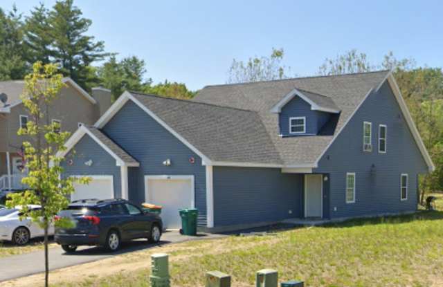 40 Trinity Cir - 40 Trinity Circle, Rochester, NH 03839