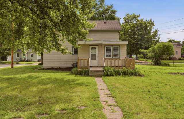 4 Bedroom Northside Single Family Home Gallery 3
