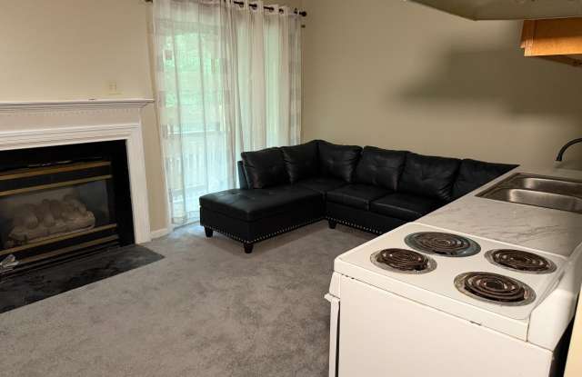 853 FARAWAY Court Gallery 4