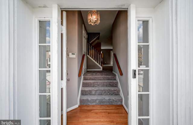 9507 GEORGIAN WAY Gallery 3