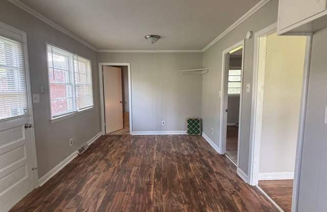 Spacious 3 bedroom home! (500.00 off first Full Months Rent ) Gallery 4