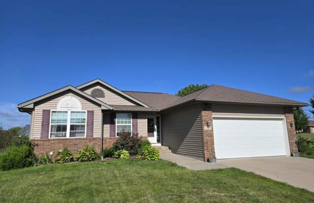 3 Bedroom Single Family Home in Iowa City photos photos