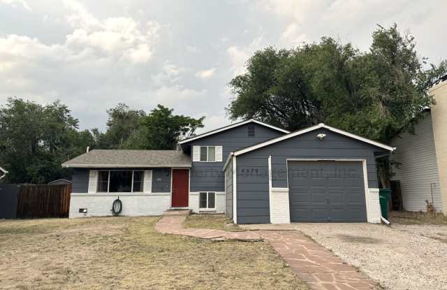 Charming 4 Bedroom Tri-level House in Southeast Colorado Springs photos photos