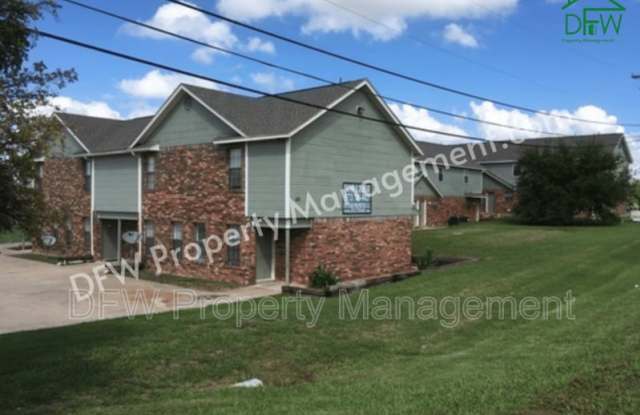 807 W Walnut St - 807 West Walnut Street, Celina, TX 75009