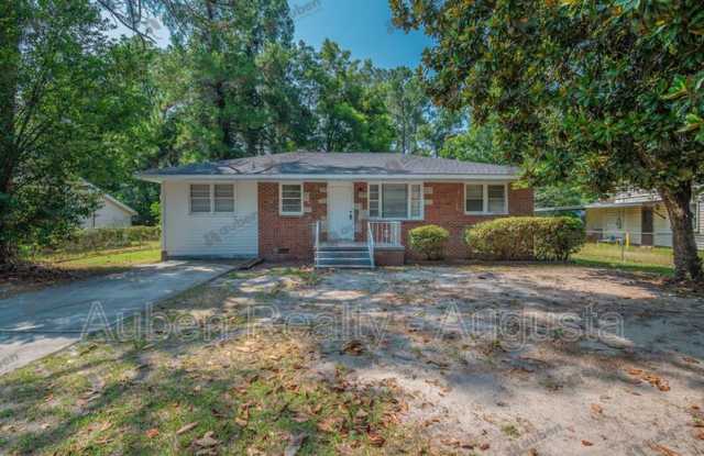 109 Vanderbilt Circle photos photos