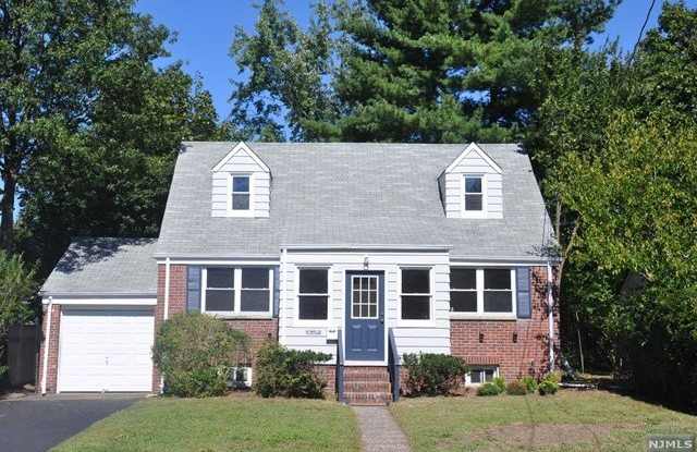 36-19 Garden View Terrace - 36-19 Garden View Terrace, Fair Lawn, NJ 07410