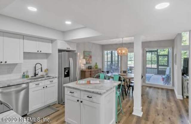 9831 SAWGRASS DR E Gallery 3