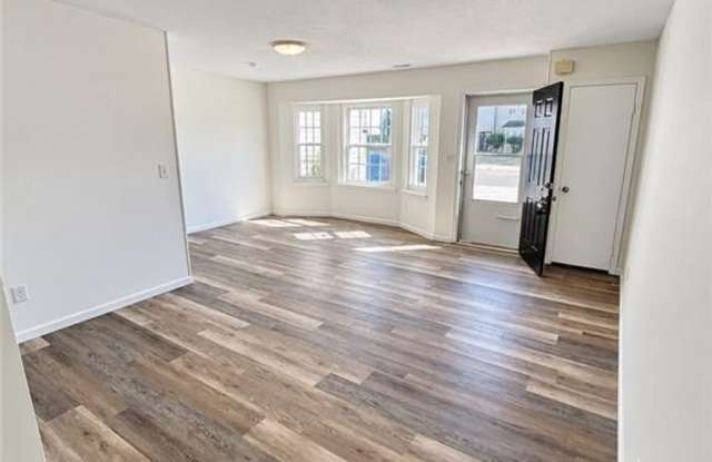 3527 Woodburne Drive Gallery 4