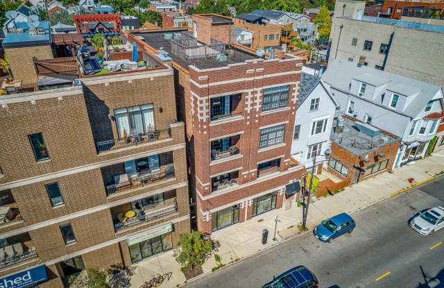 1438 W Belmont Gallery 3