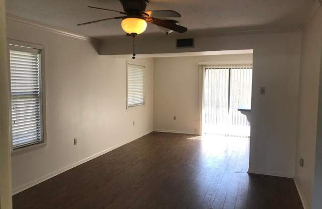 Charming 2-Bedroom Townhome in Desirable Port Allen Location - 536 North Jefferson Avenue, Port Allen, LA 70767