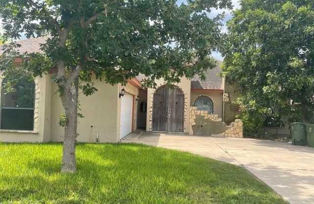 6000 FOREST BLVD. photos photos