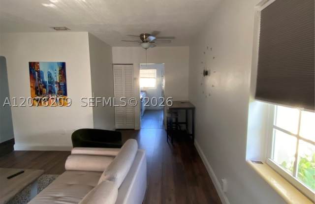 2145 Bay Dr Gallery 4
