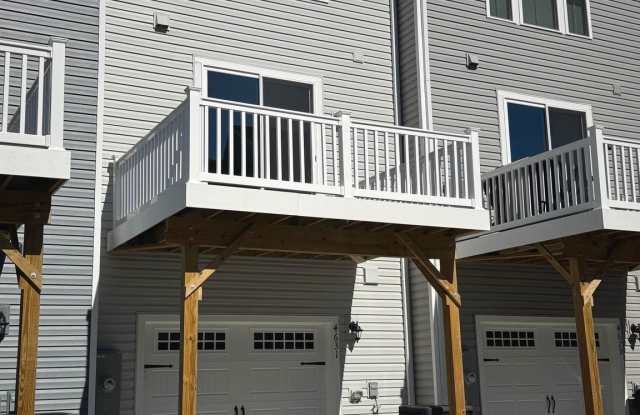4631 ABBOTSWELL PLACE Gallery 2