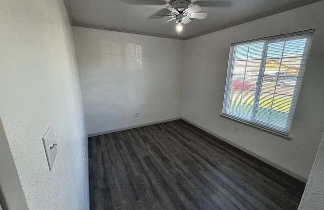 1801 S Sacramento St Gallery 3