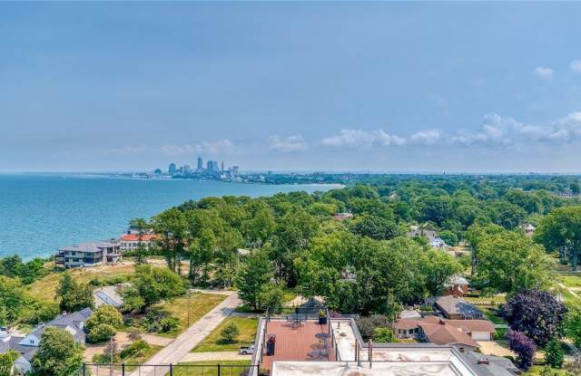 11720 Edgewater Drive Gallery 3