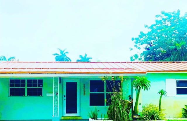 3349 SW 44th Ct - 3349 Southwest 44th Court, Dania Beach, FL 33312