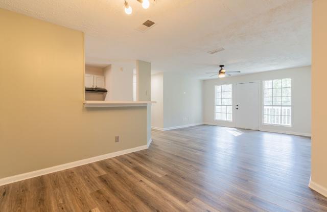 Spacious 3 Bed, 2 Bath Condo in Decatur - Easy I-20 Access! Available October 10th! Gallery 1