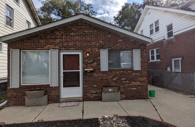 1269 Fort Park photos photos