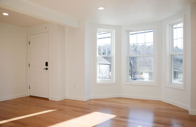 548 Main Street - 1 photos photos