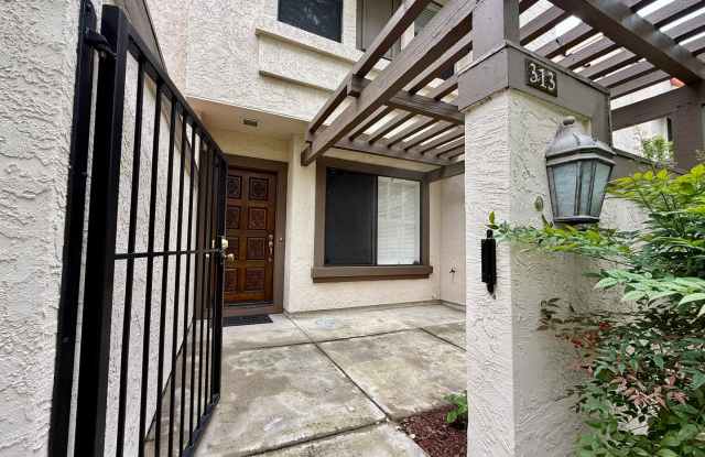 3 Bedroom 2.5 Bathroom Townhouse Near Downtown Walnut Creek - Water  Garbage Included - Good Schools! photos photos