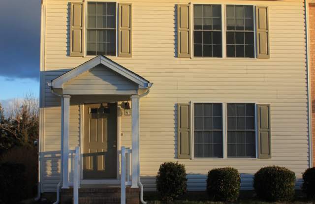 3 Bedroom, 2.5 Bathroom Duplex for Rent with unfinished walkout basement photos photos