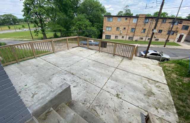 5 Bedroom House Near Xavier Gallery 4
