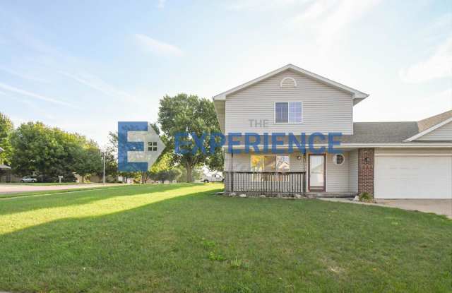 Charming West Side Twin Home! Gallery 3