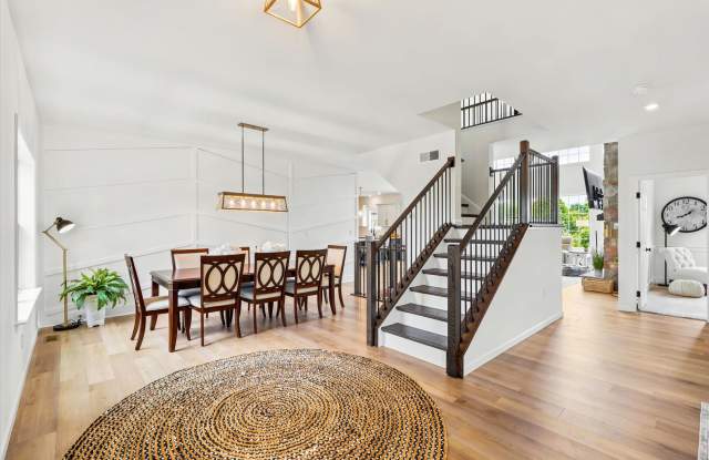 Luxury Modern Farmhouse in Lexington Point | 5 Bedrooms + Finished Basement Gallery 4