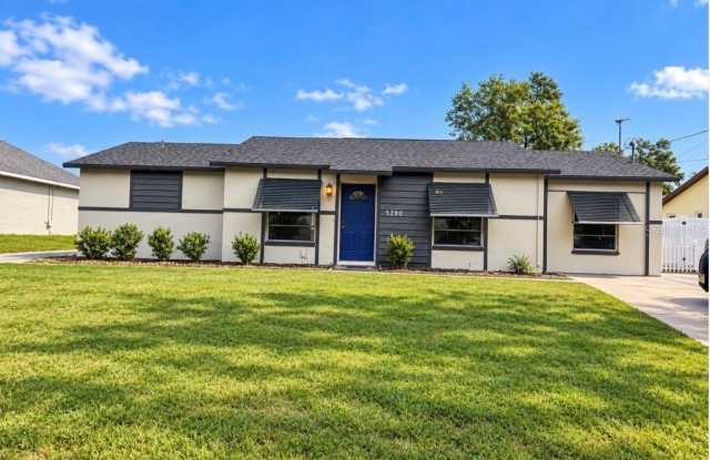 5280 BEACHVIEW Drive Gallery 1