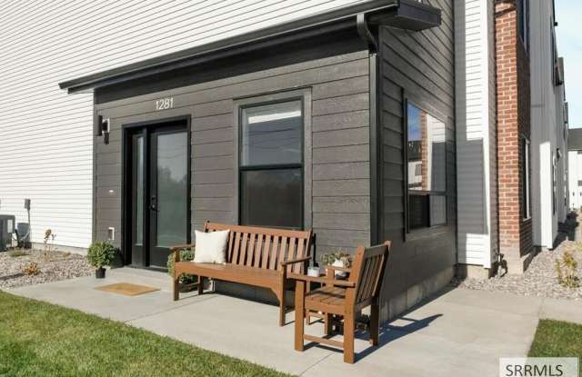 1281 Meadow Edge Ct Gallery 2