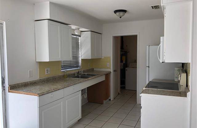4524 Capri DR Gallery 4