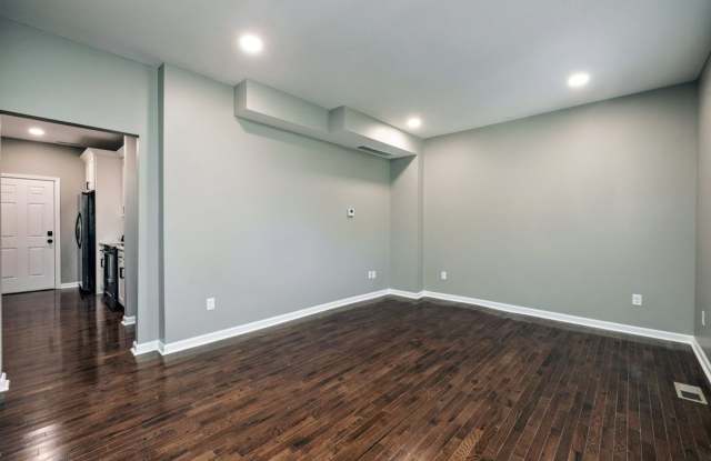 Single Family House! JUST RENOVATED! Central to Ohio State Campus Gallery 3