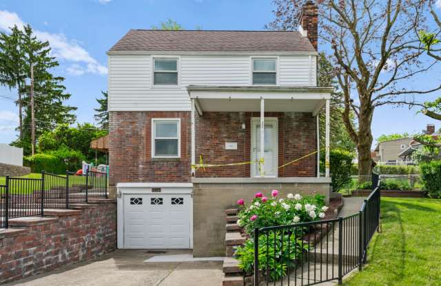 Newly Renovated 2 Bed/ 1 Bath House photos photos