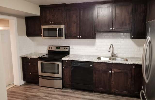 4 Bed / 2.5 Bath Home in Kearns photos photos