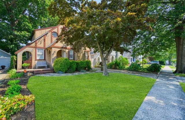 987 Kings Parkway - 987 Kings Parkway, Baldwin, NY 11510
