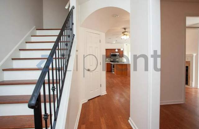 275 Island Village Dr Gallery 2