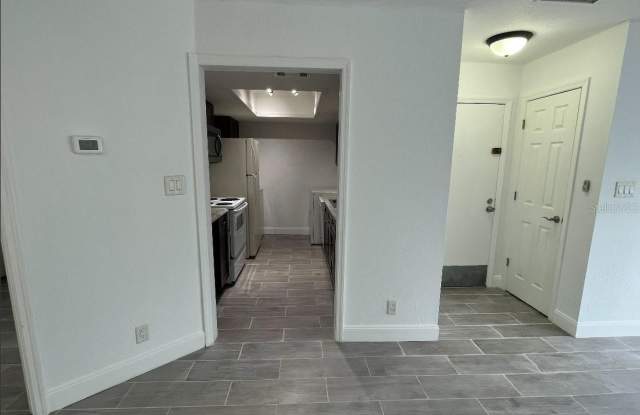 2526 LEMON TREE Lane Gallery 4