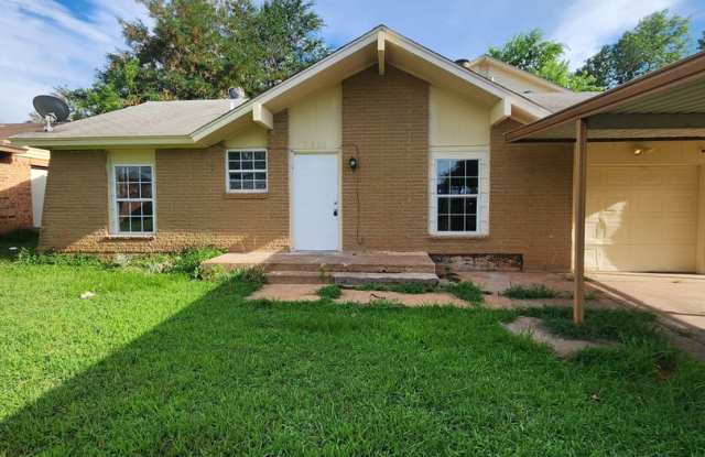 Beautiful home available for move in! - 2520 Southeast 45th Street, Oklahoma City, OK 73129