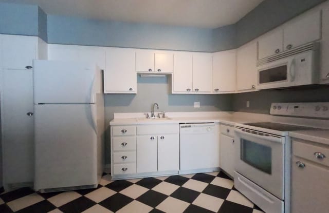 4516 Broadway #203 Avenue - 4516 Broadway, Kansas City, MO 64111