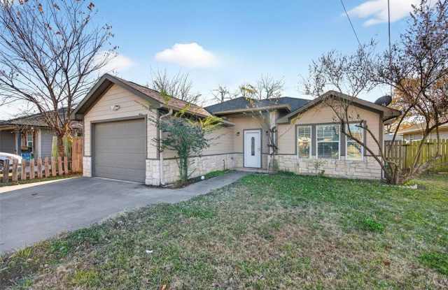 704 E Sycamore Street - 704 East Sycamore Street, Sherman, TX 75090