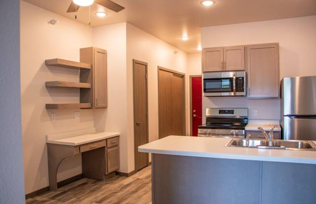 Studio available on Golf Road photos photos