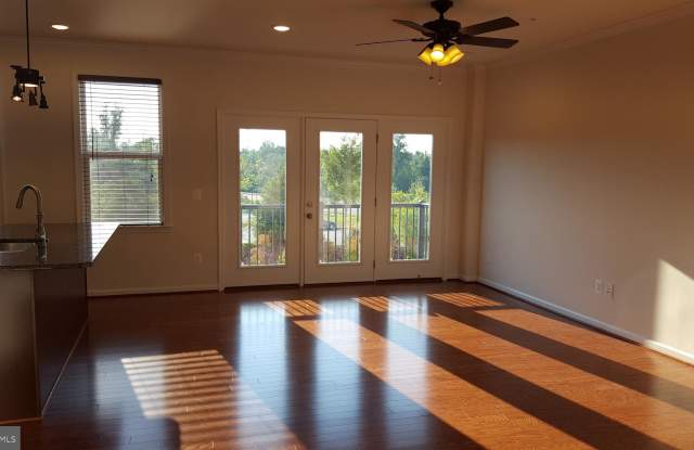 24521 GLENVILLE GROVE TERRACE Gallery 4