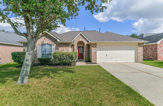 Stunning Home in Alvin - 5329 Morgan Oak Drive, Alvin, TX 77511