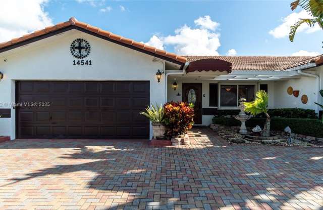 14541 SW 103rd St photos photos