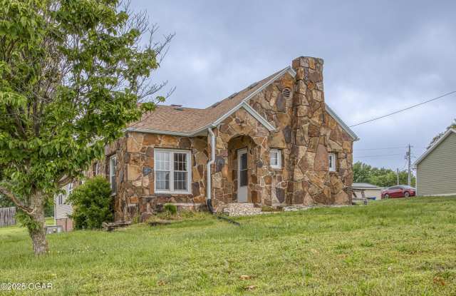 2502 S Tyler Avenue photos photos