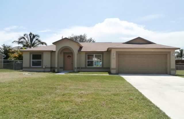 3/2/2 for Rent (Part of the garage has been converted) photos photos