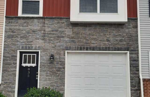 835 SCHOONER Lane Gallery 1